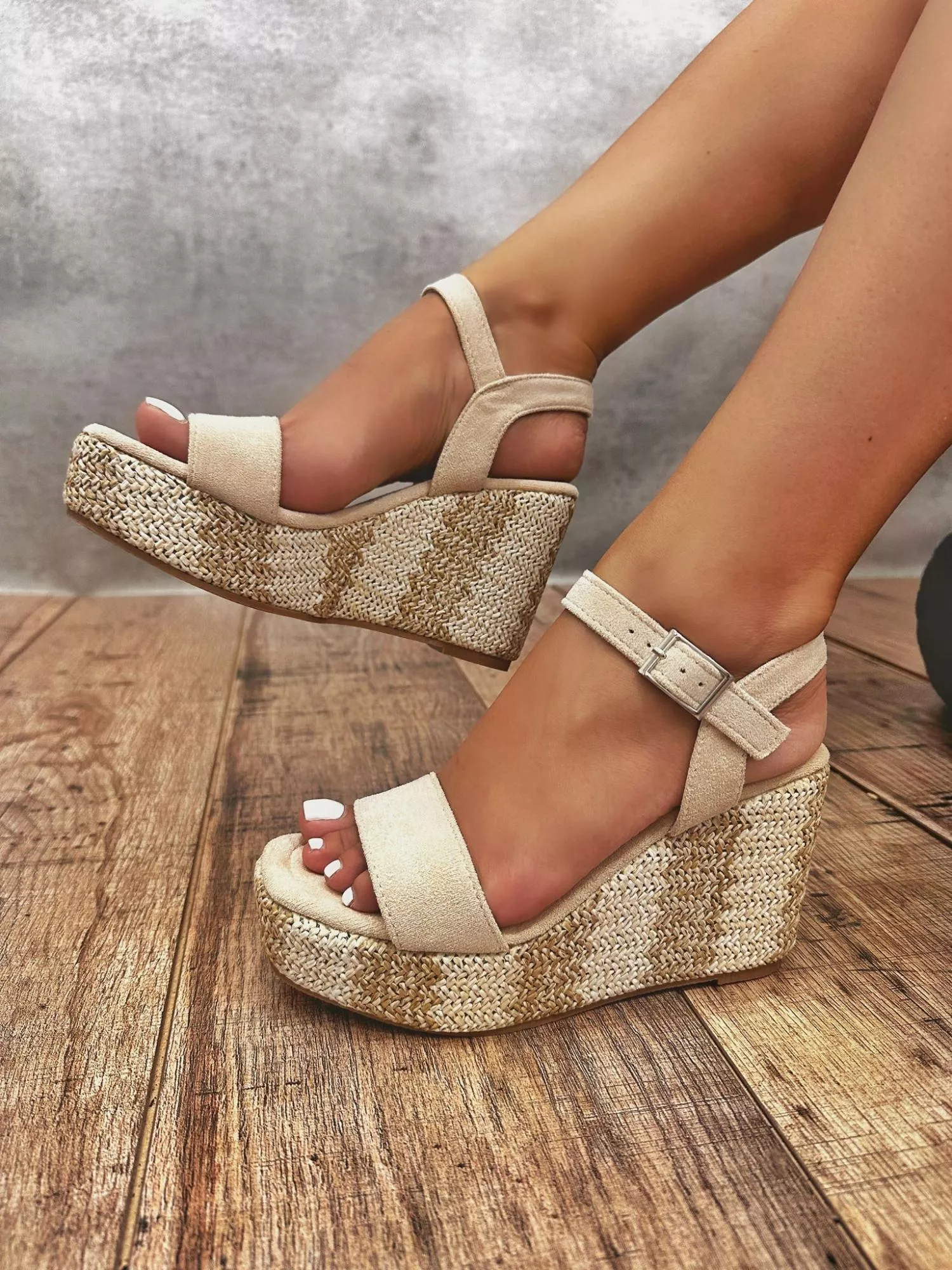 BEIGE Women's Sandals - E447