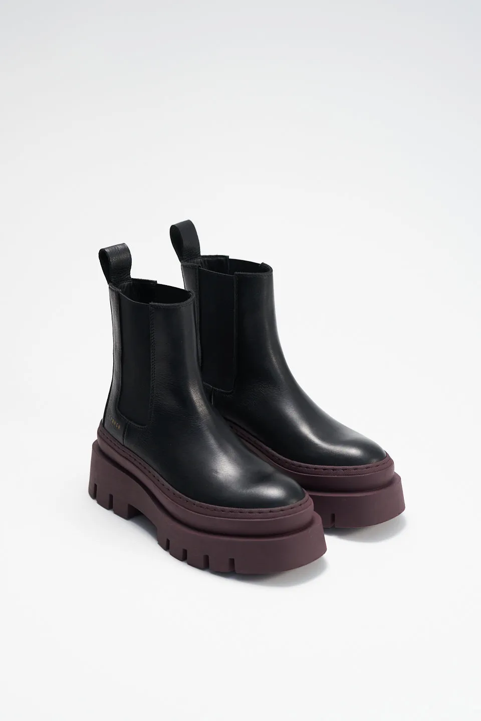 Black Bordeaux Chelsea Boots for Men - Vitello