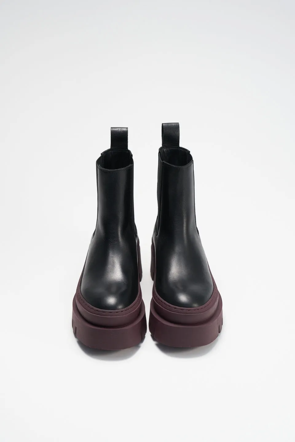 Black Bordeaux Chelsea Boots for Men - Vitello