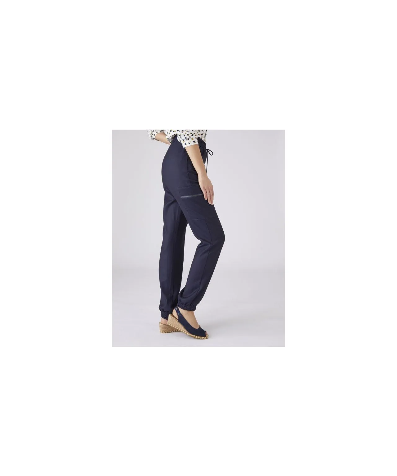 Crepe Trousers with Stretch Comfort