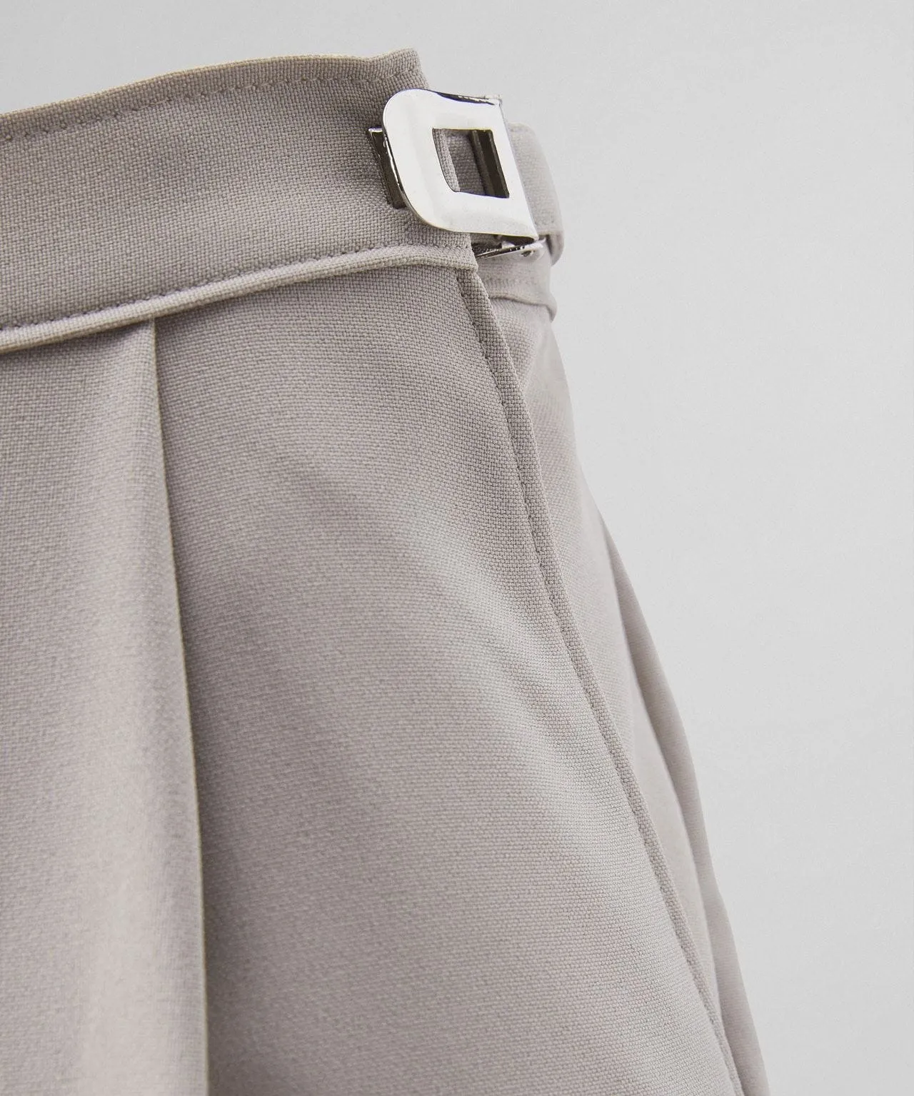 Adjustable-waist Trousers for Easy Care