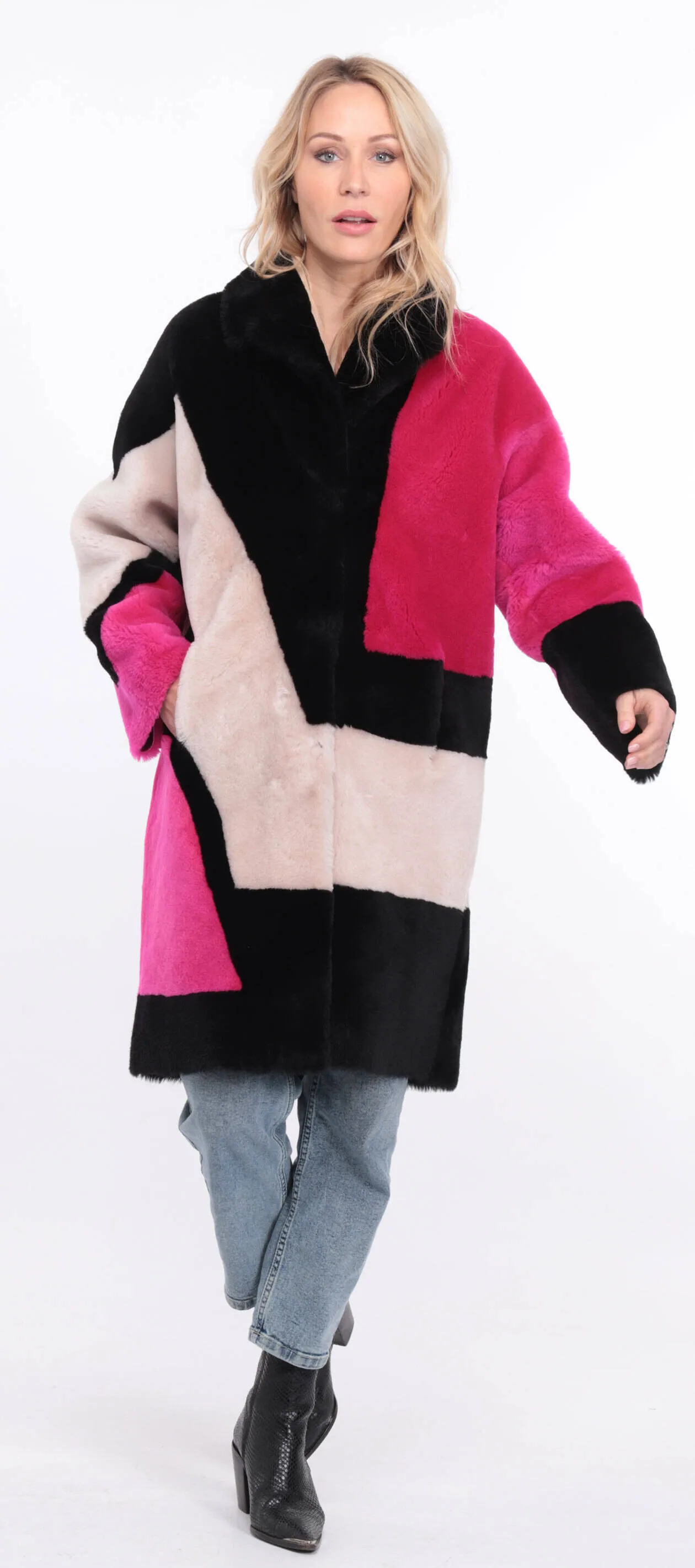 Multicolor sheepskin coat for women with grena accents.