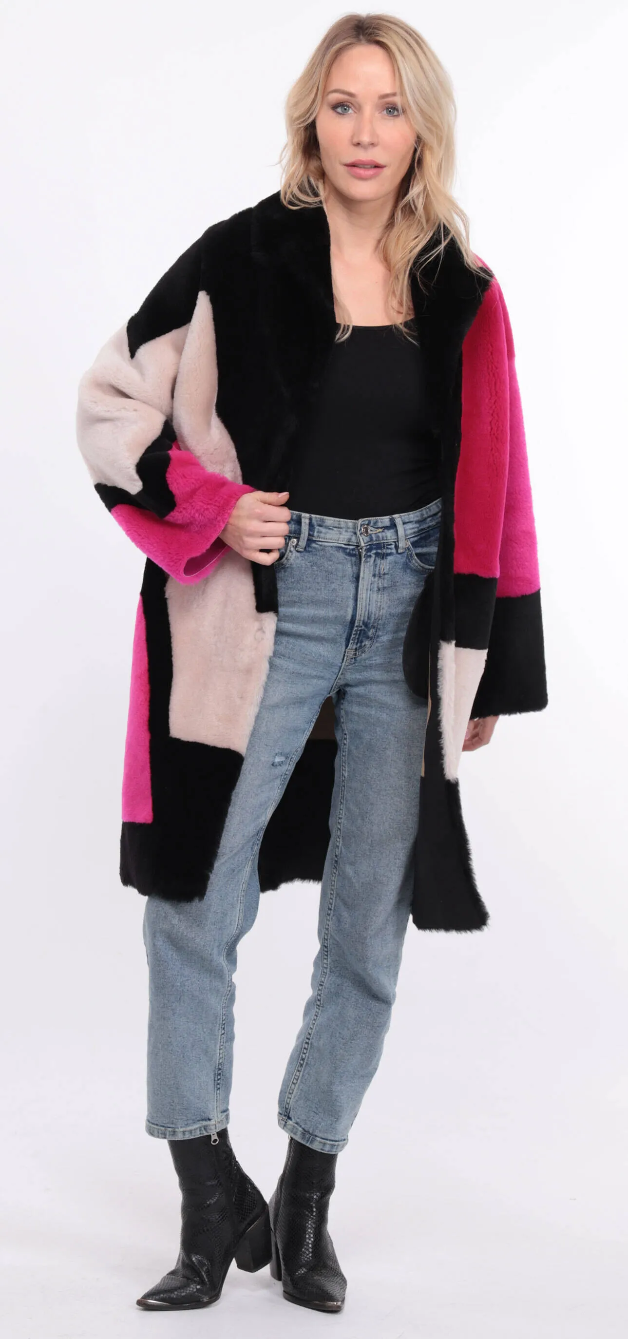 Multicolor sheepskin coat for women with grena accents.