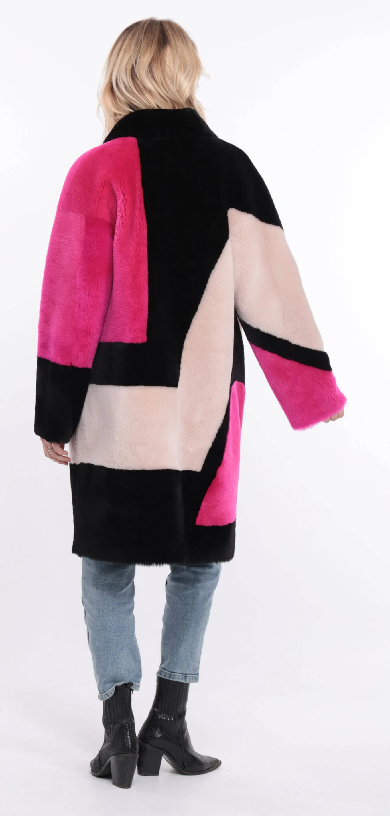 Multicolor sheepskin coat for women with grena accents.