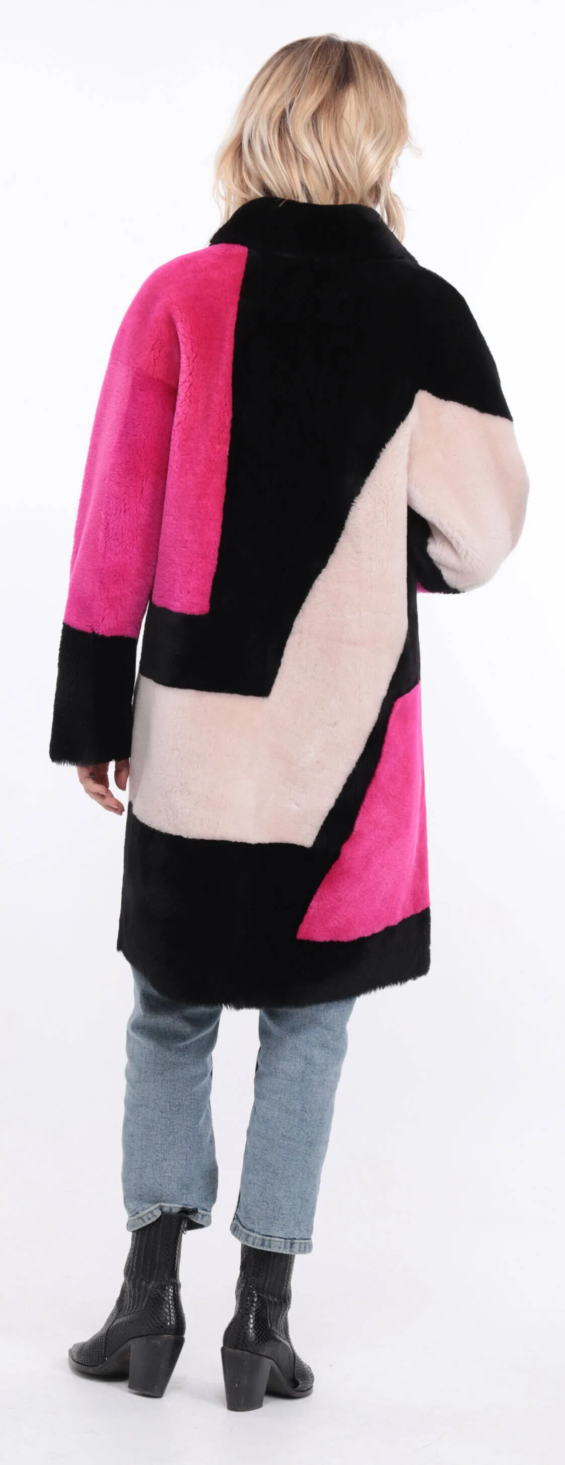 Multicolor sheepskin coat for women with grena accents.