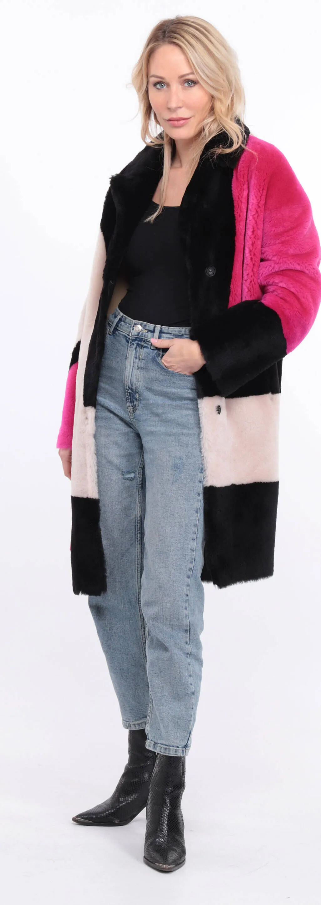 Multicolor sheepskin coat for women with grena accents.