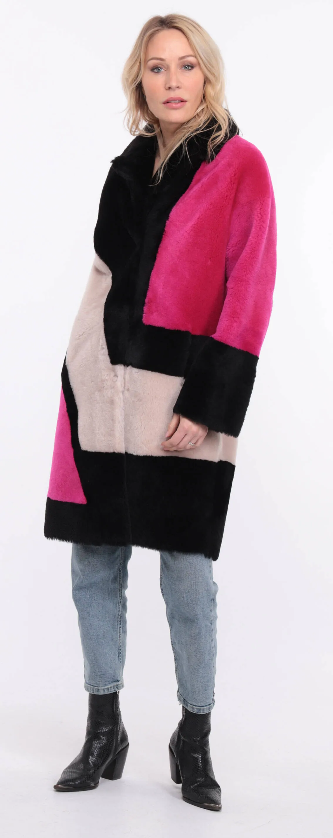 Multicolor sheepskin coat for women with grena accents.