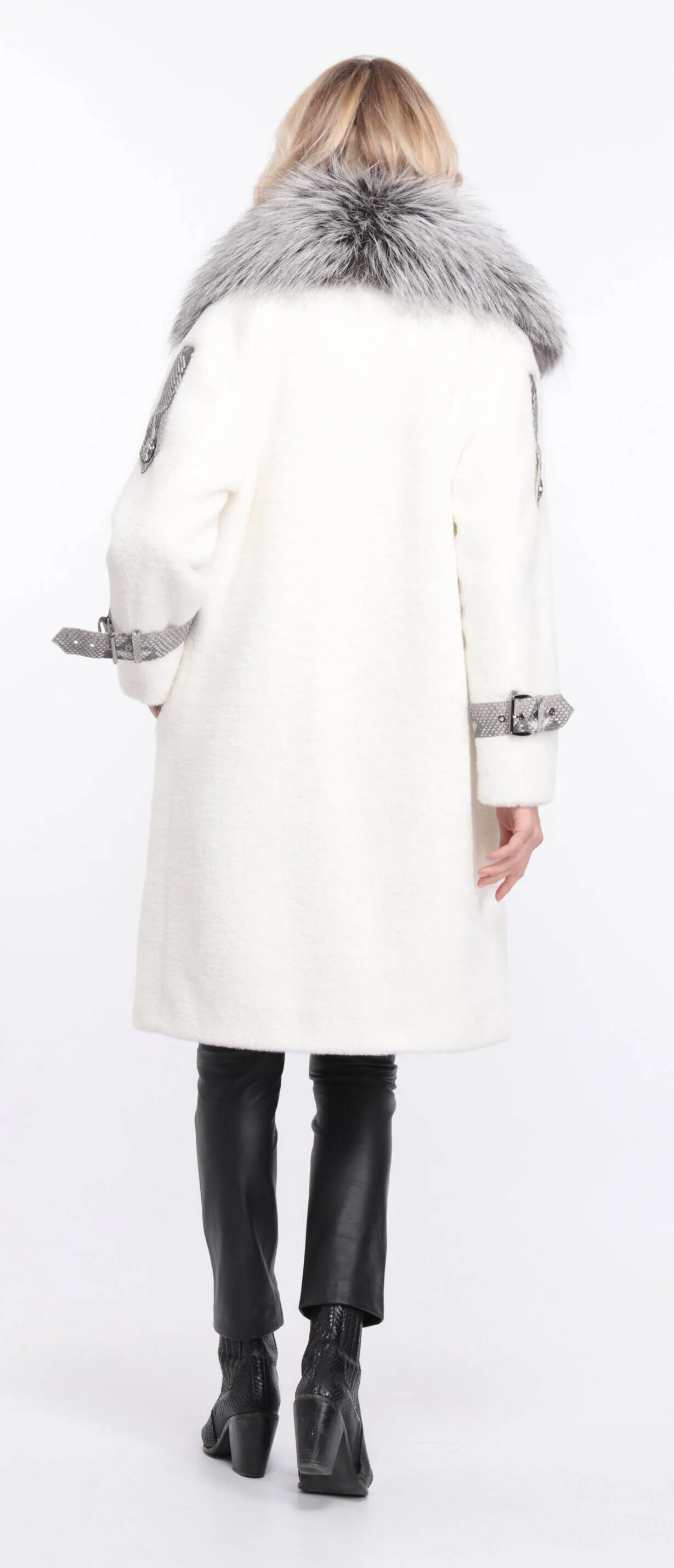 Warm Alcantara coat with stylish amber fox collar for women