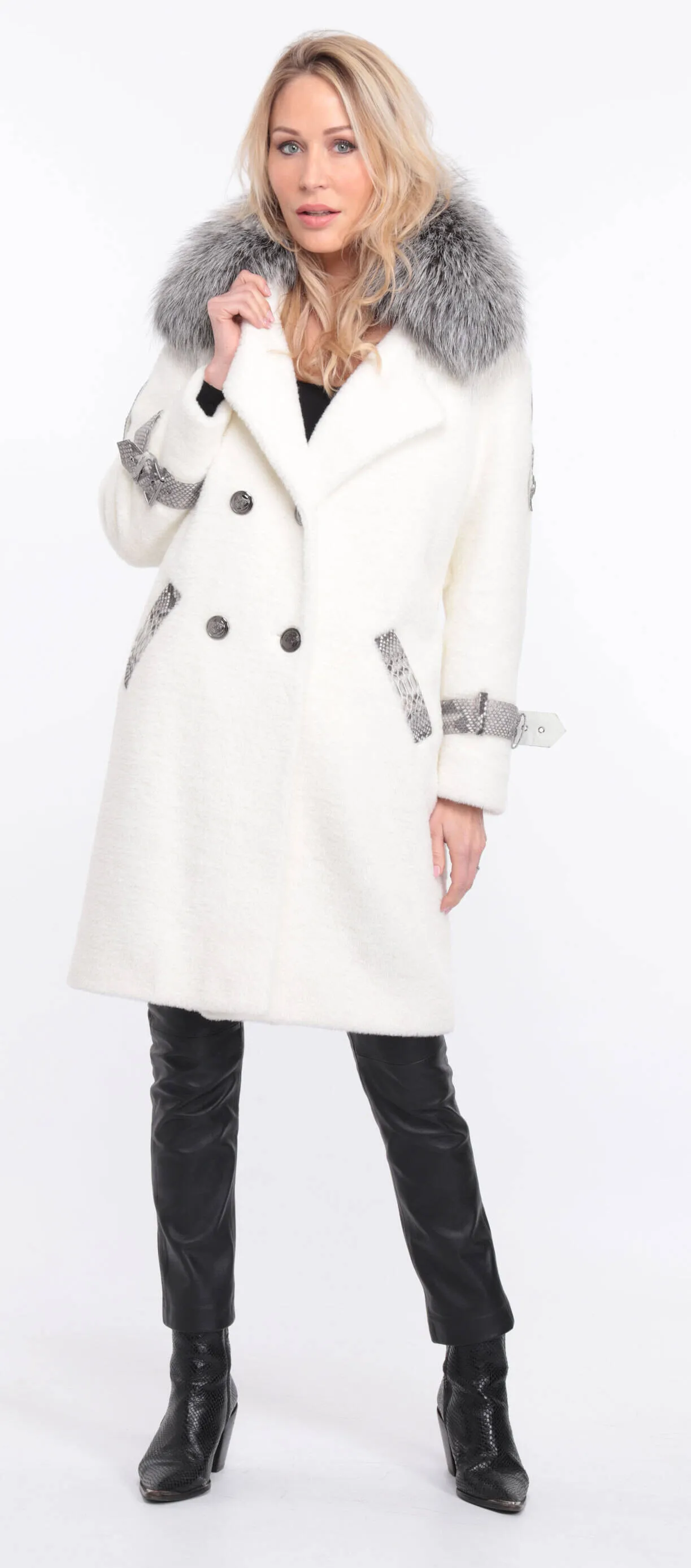 Warm Alcantara coat with stylish amber fox collar for women