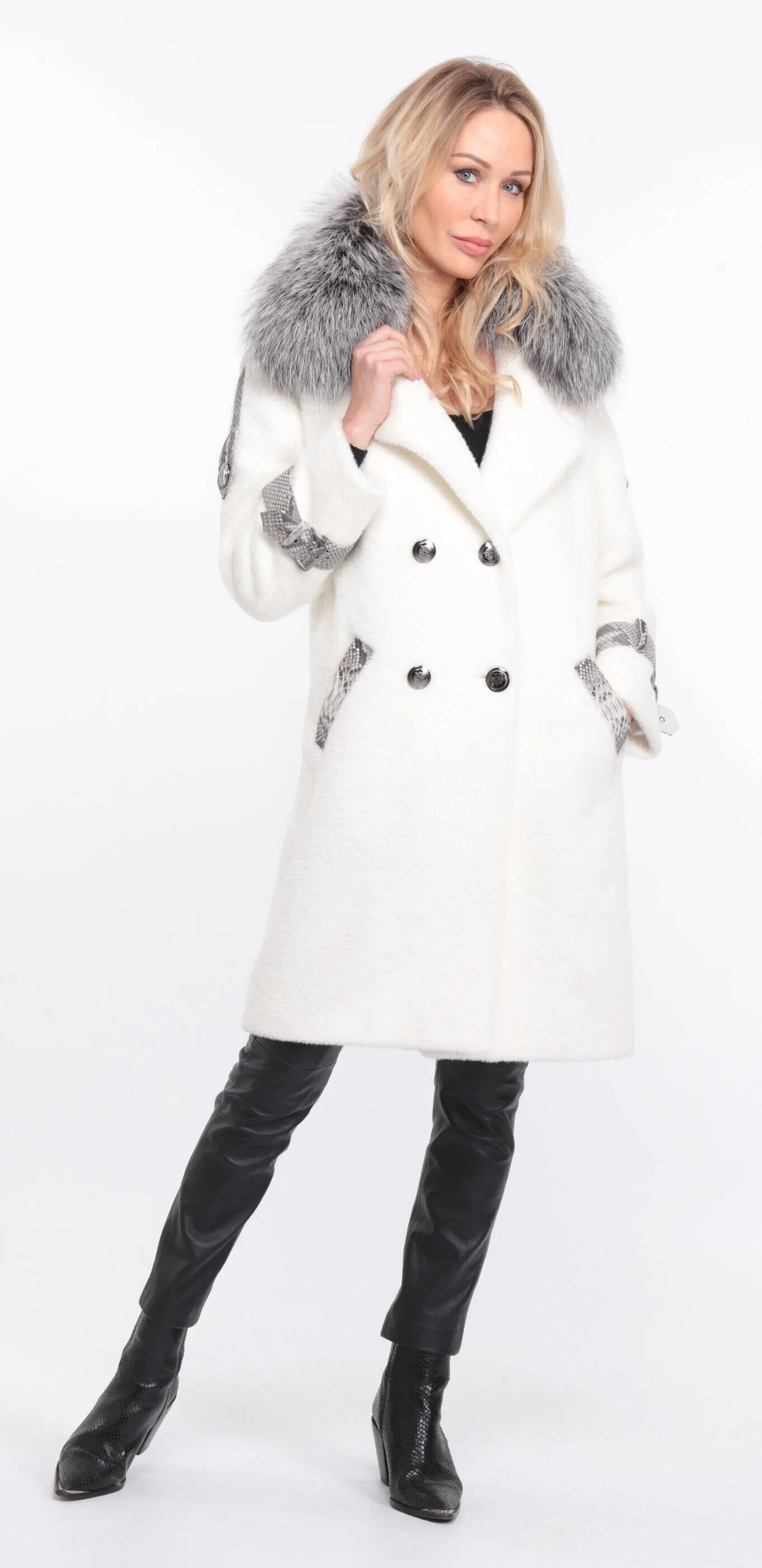 Warm Alcantara coat with stylish amber fox collar for women