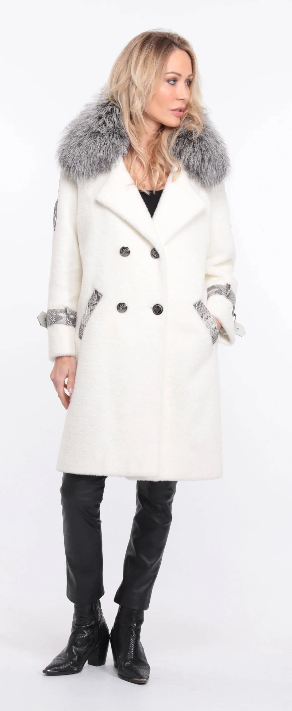 Warm Alcantara coat with stylish amber fox collar for women