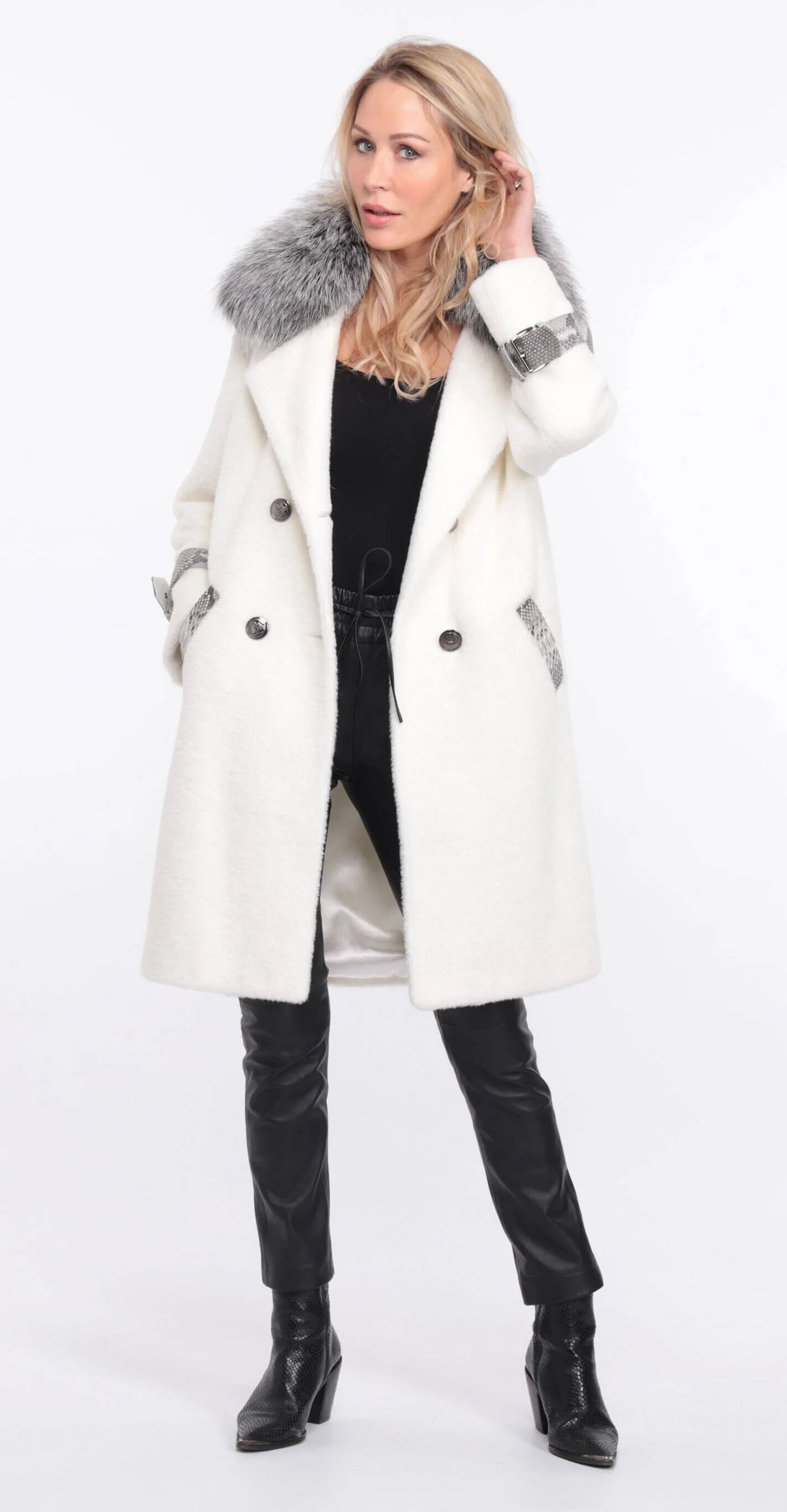 Warm Alcantara coat with stylish amber fox collar for women