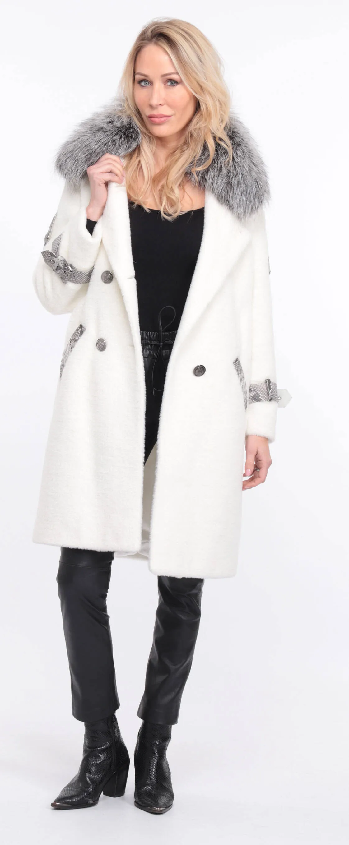 Warm Alcantara coat with stylish amber fox collar for women