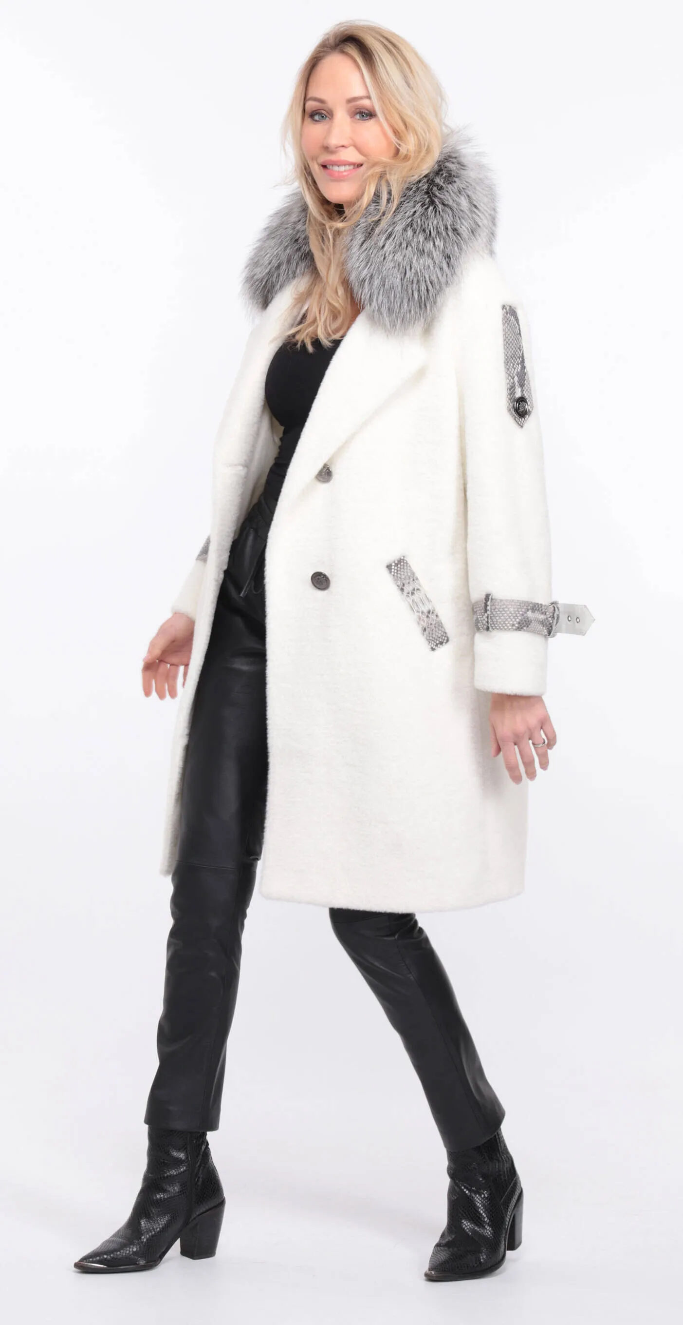 Warm Alcantara coat with stylish amber fox collar for women