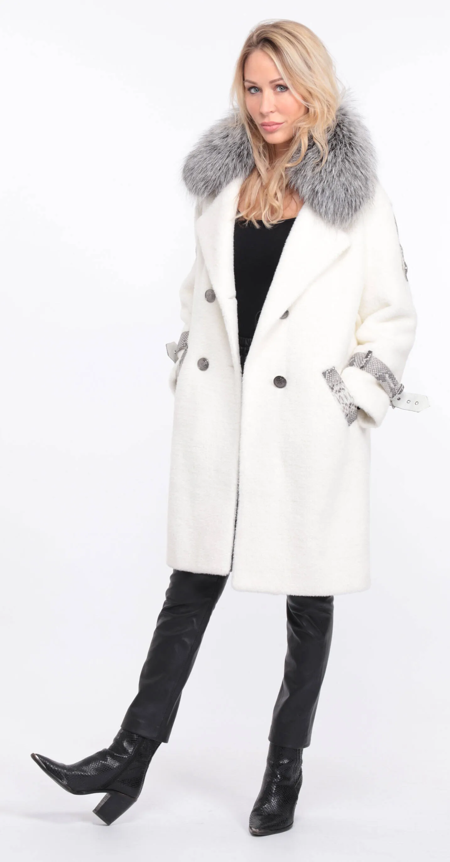 Warm Alcantara coat with stylish amber fox collar for women