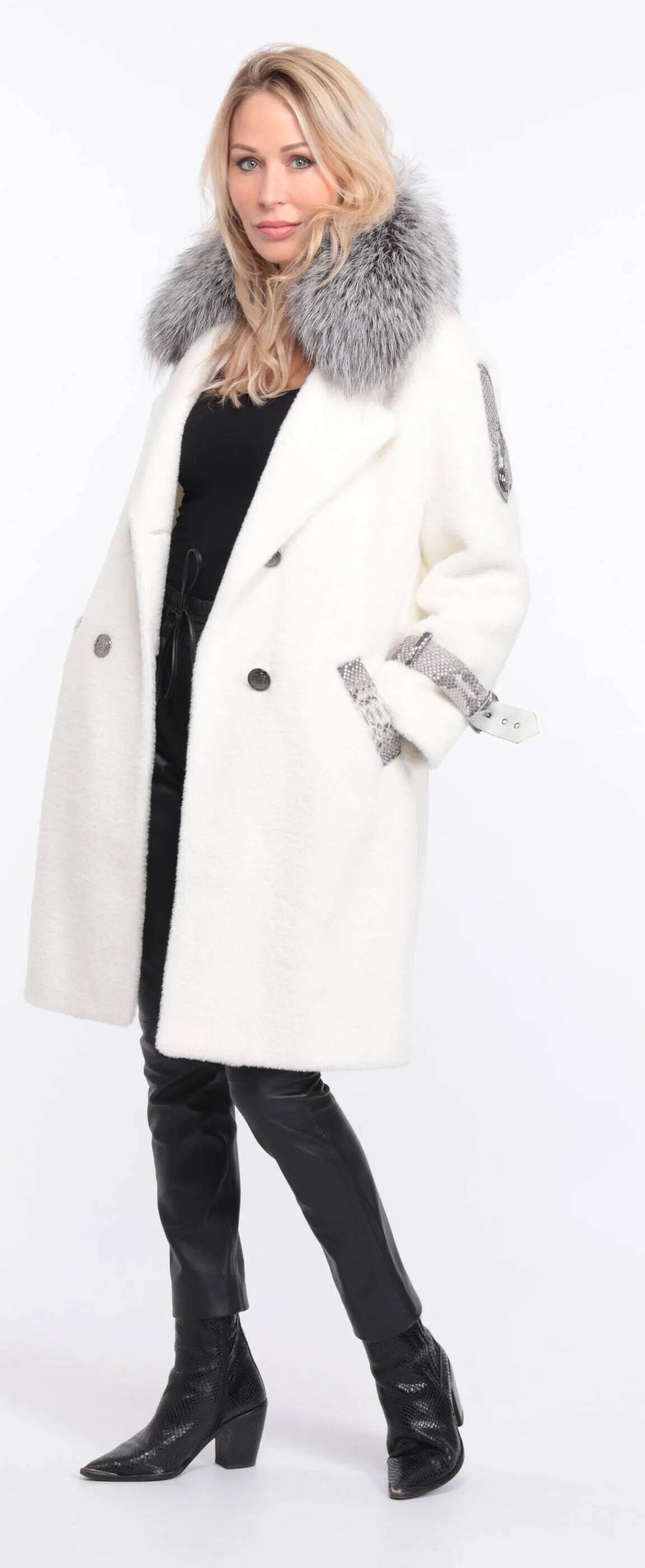 Warm Alcantara coat with stylish amber fox collar for women