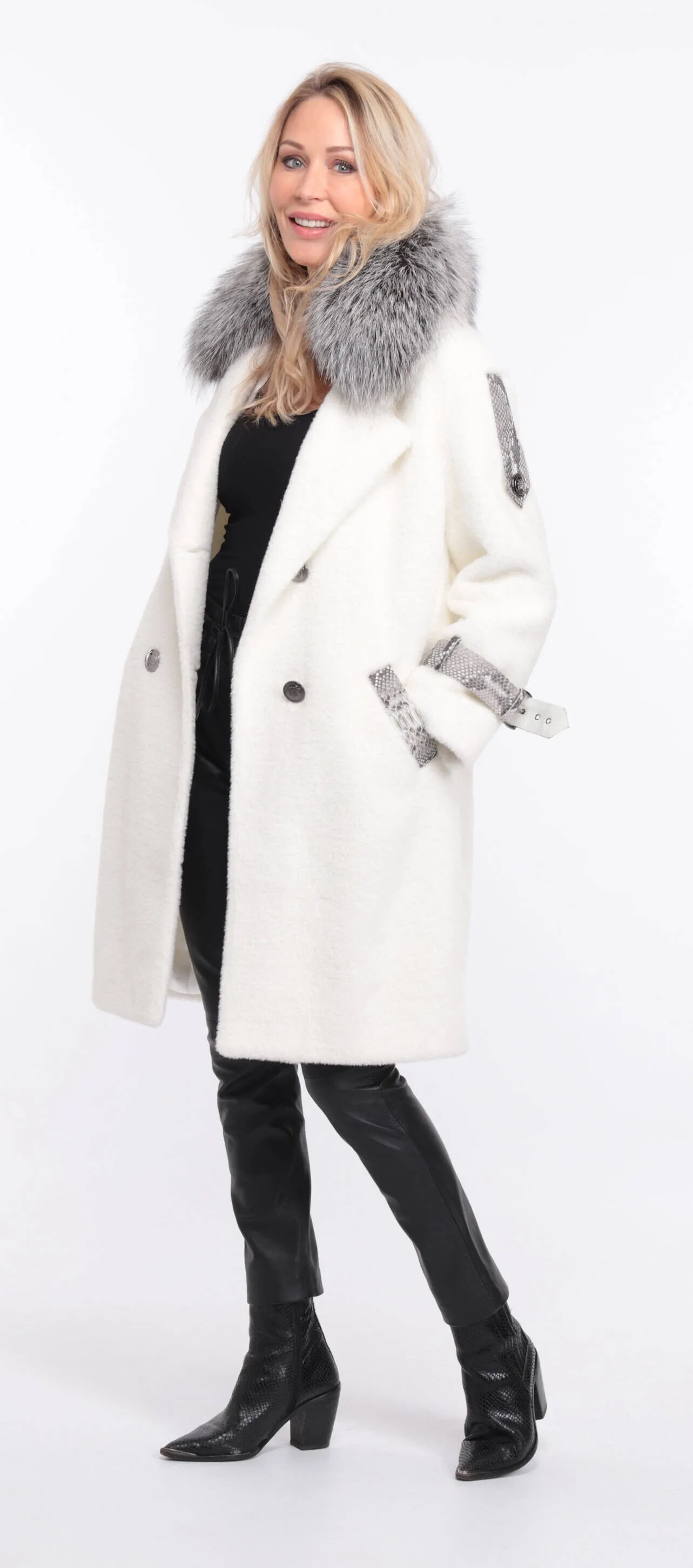 Warm Alcantara coat with stylish amber fox collar for women